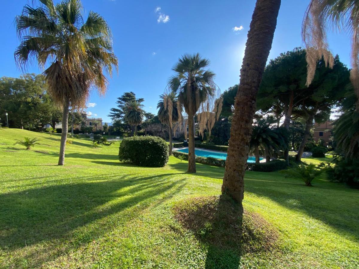 Casaviva-Stylish Trilo With Ac-Shared Pool-Parking Apartamento Génova Exterior foto